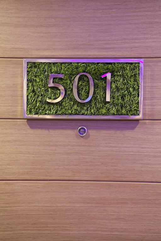 Eleven Avenue Suites Bangkok Luaran gambar