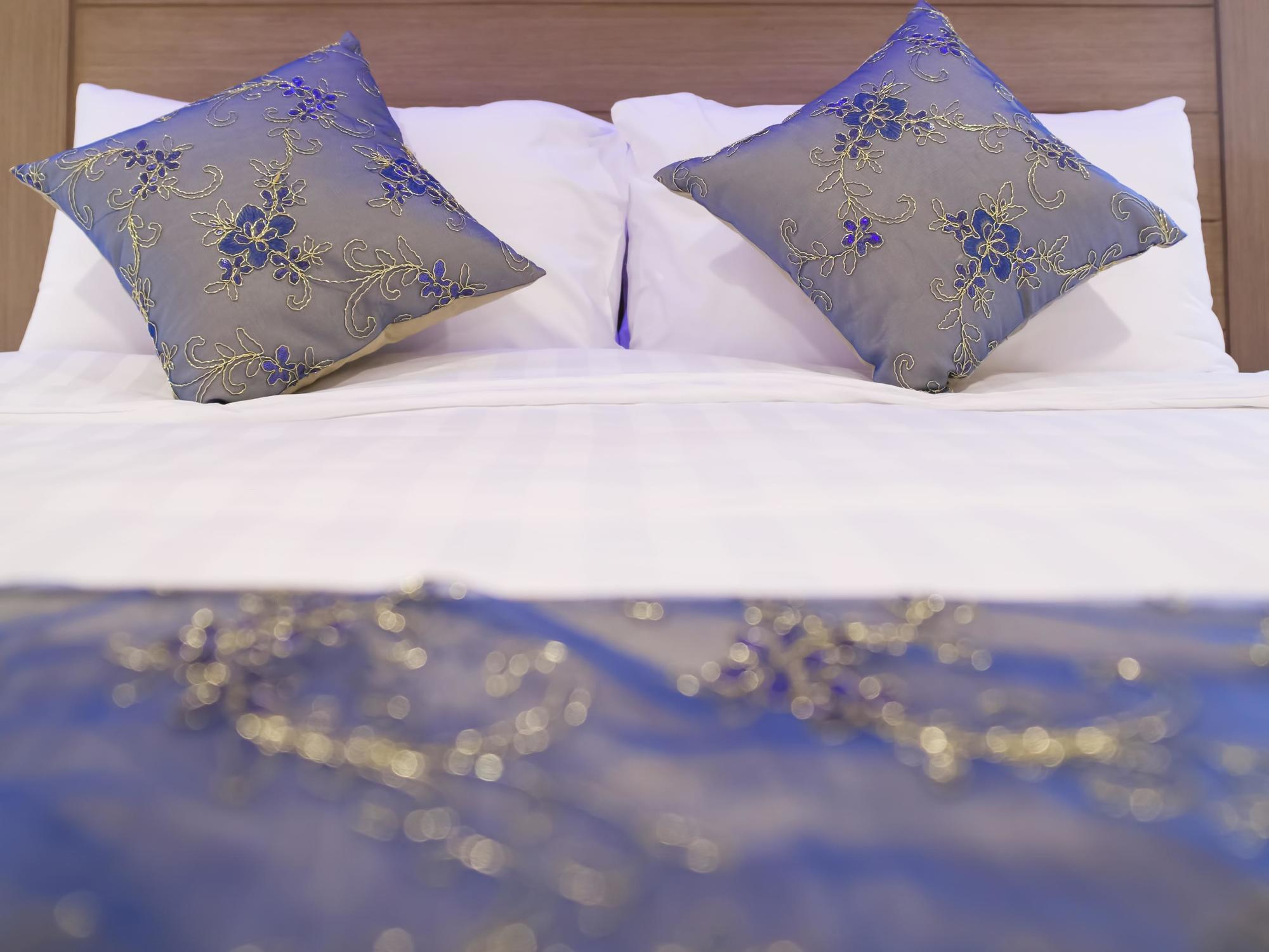 Eleven Avenue Suites Bangkok Luaran gambar