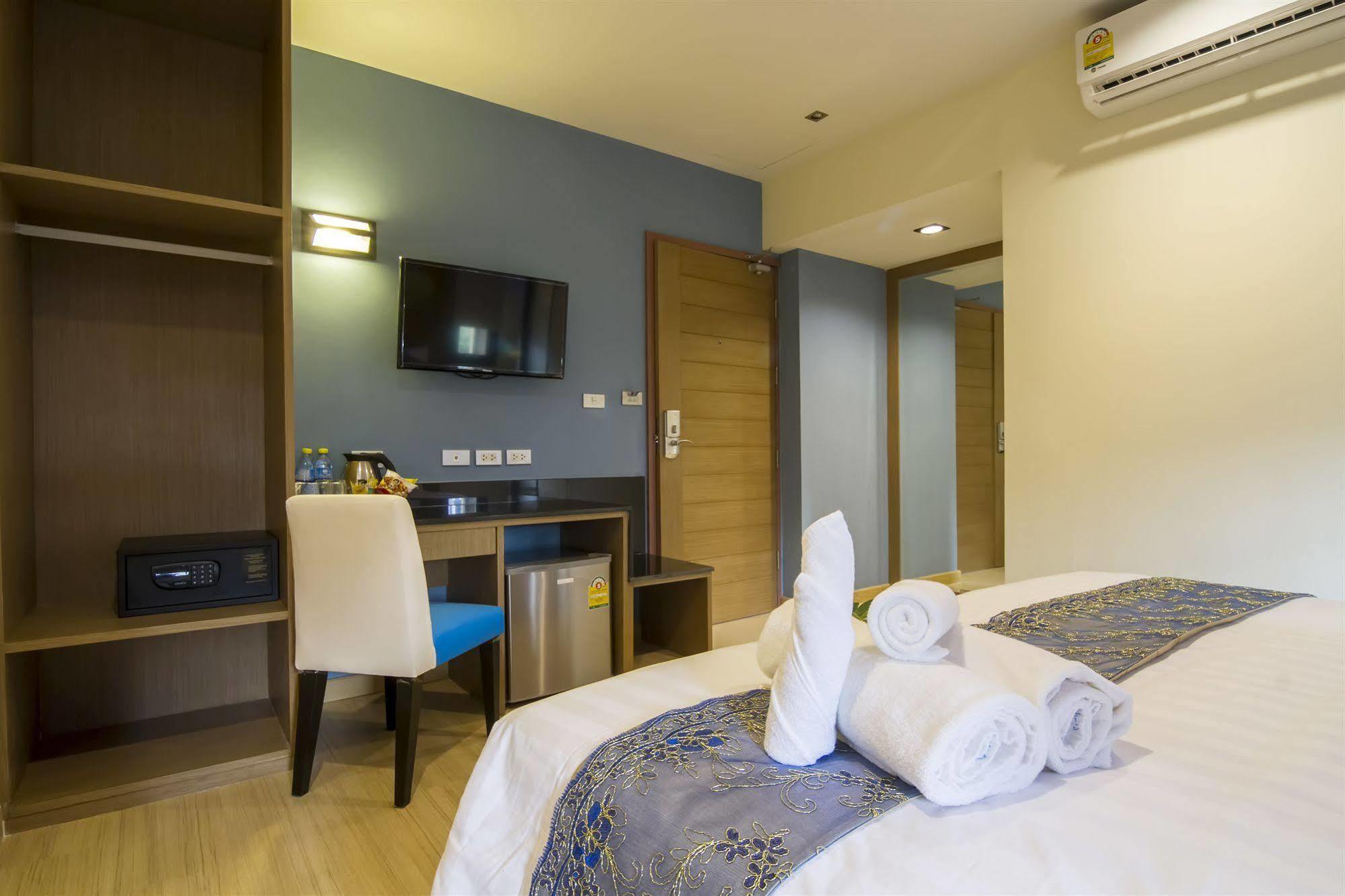 Eleven Avenue Suites Bangkok Luaran gambar