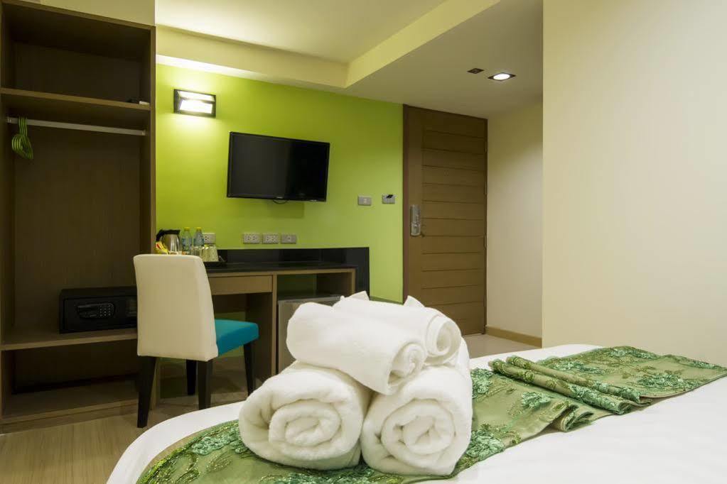 Eleven Avenue Suites Bangkok Luaran gambar